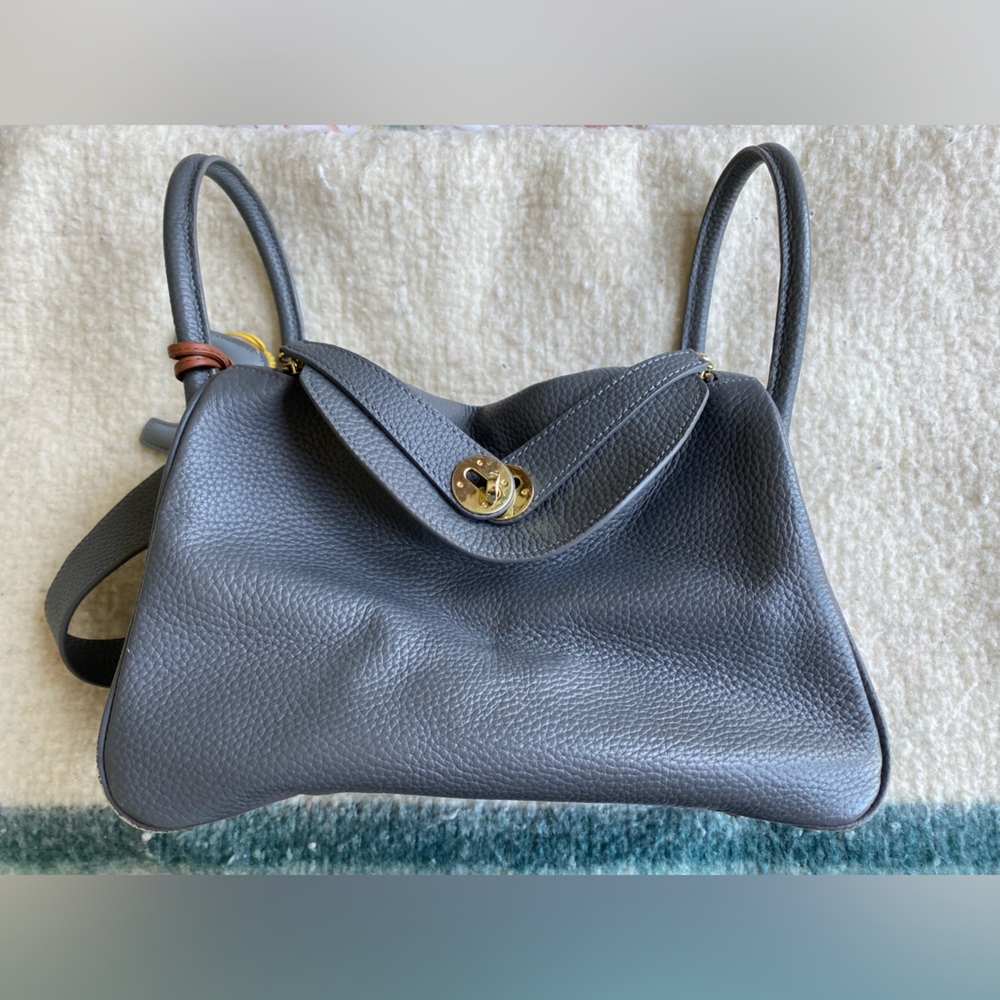 Grey Lindy Bag with Horse Pendant